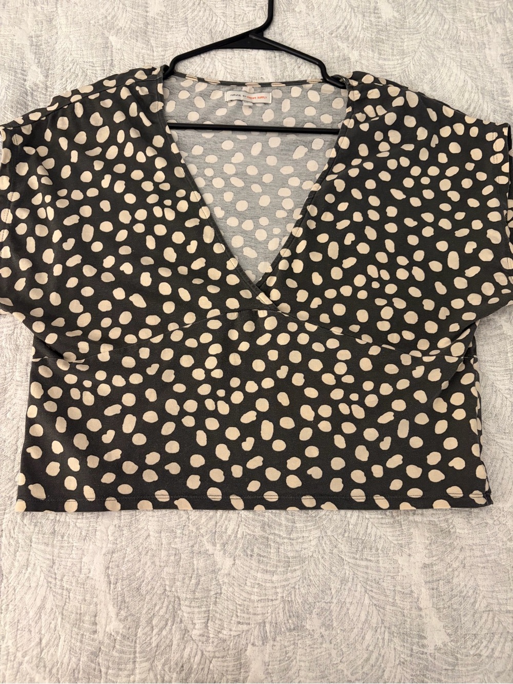 Known Supply woman’s top large